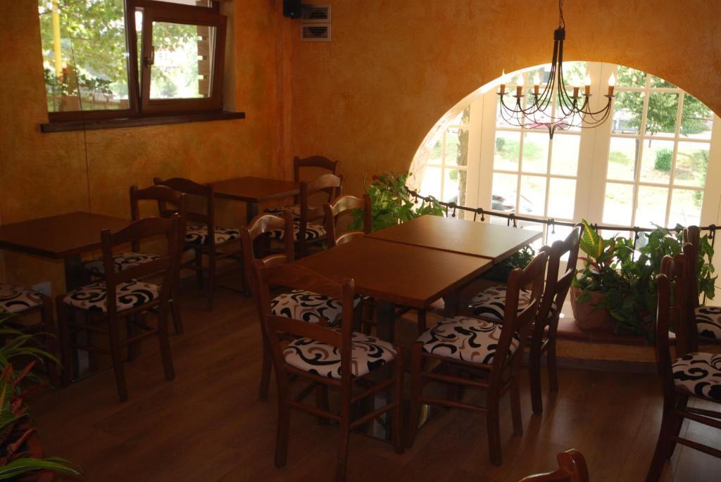 Hotel Town House Тирана Екстериор снимка