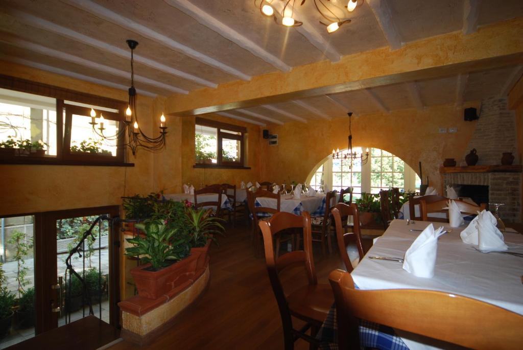 Hotel Town House Тирана Екстериор снимка