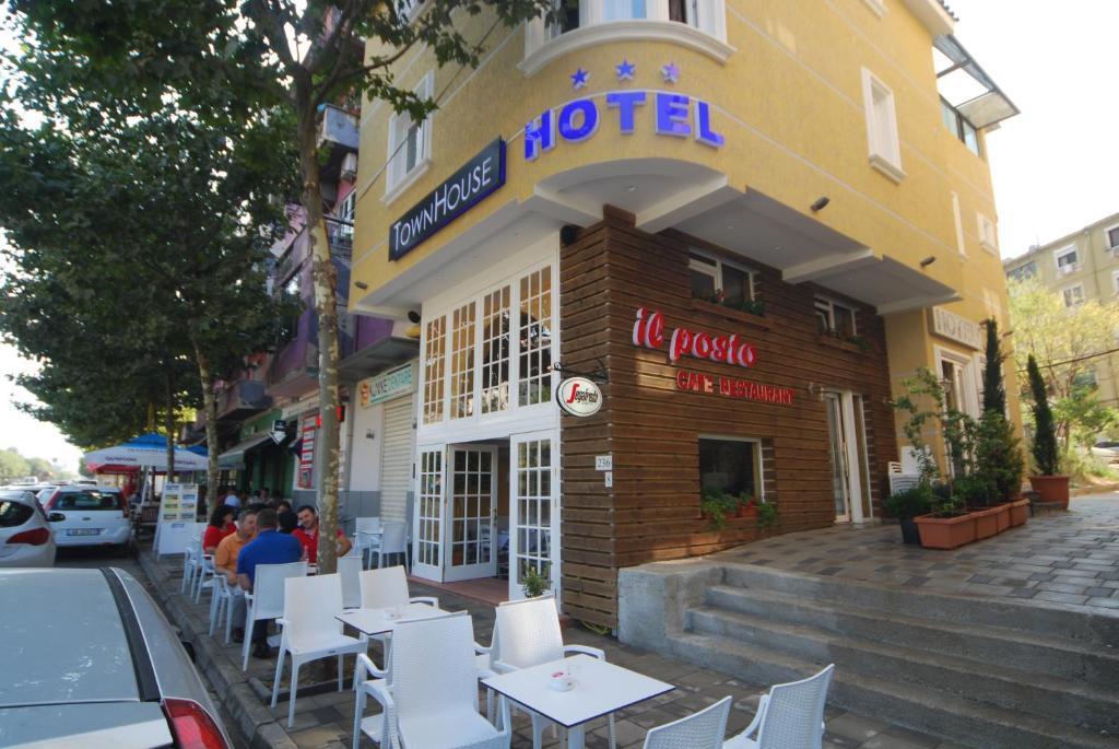 Hotel Town House Тирана Екстериор снимка