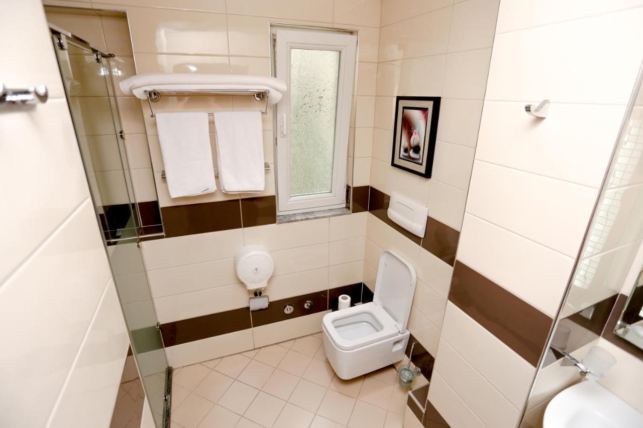 Hotel Town House Тирана Екстериор снимка