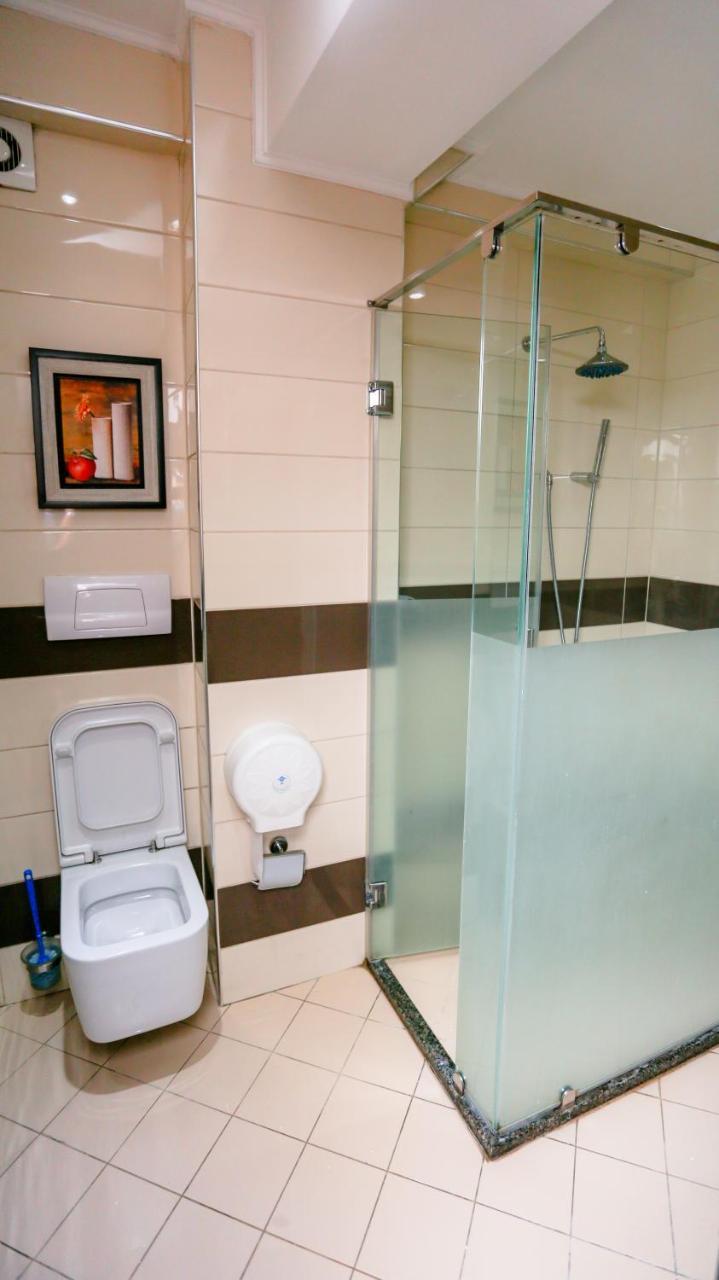 Hotel Town House Тирана Екстериор снимка