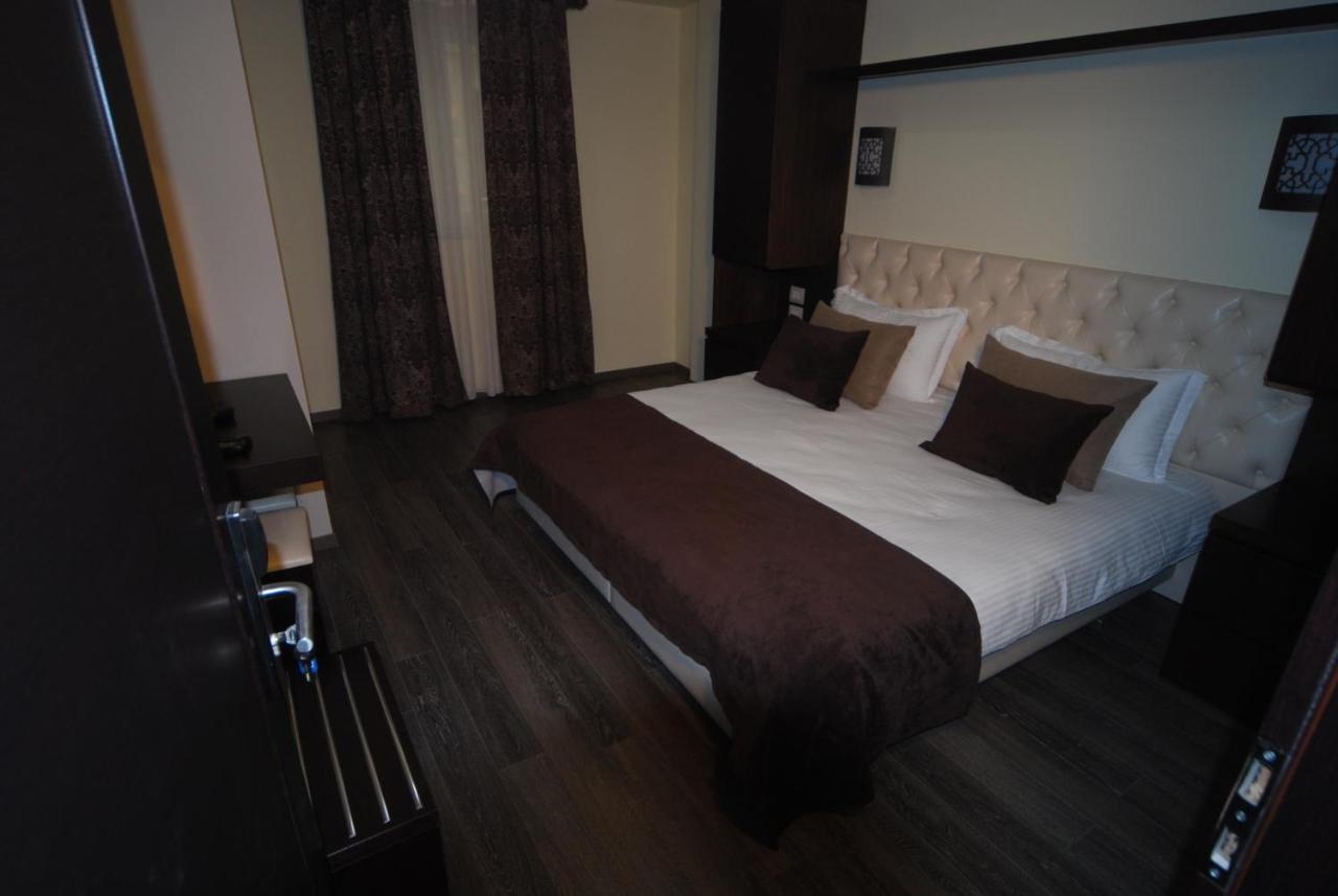 Hotel Town House Тирана Стая снимка